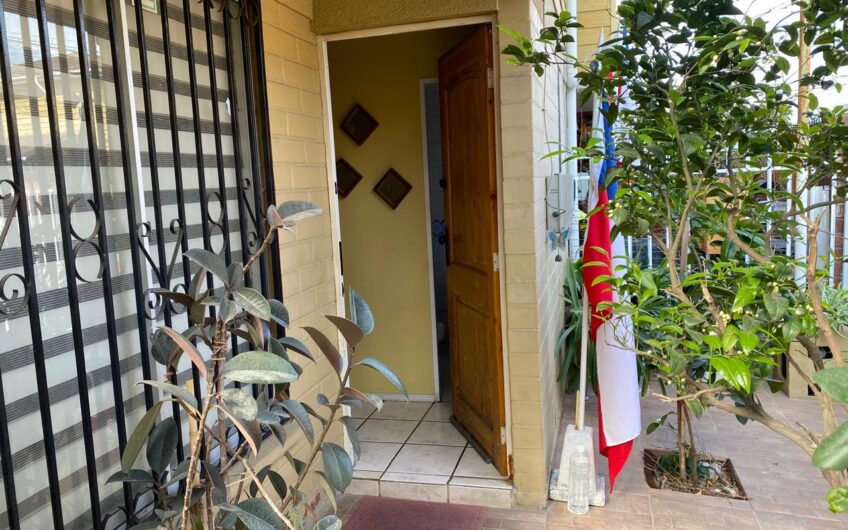 EXCELENTE CASA UBICADA EN SECTOR EMPRESARIAL ENEA, PUDAHUEL